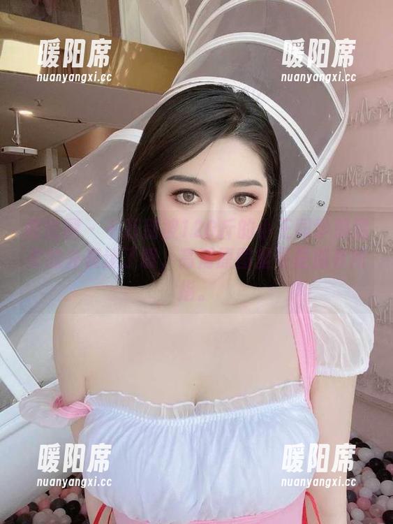 微密圈 - 千万别被120斤的小王同学那温柔的外表迷了眼，高清原图里可是别有所指。