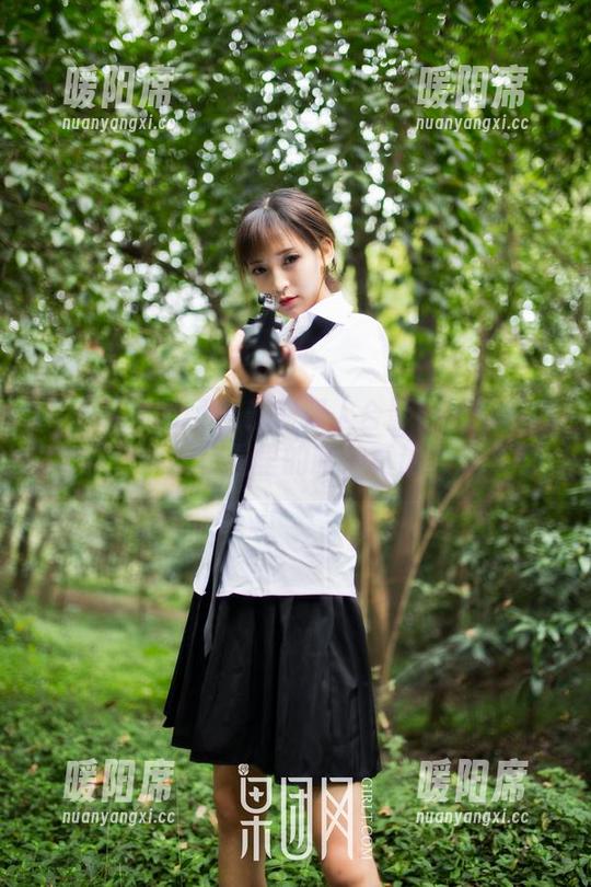 GIRLT果团网-林弯弯 GIRLT果团网 - 最新双人合影!林弯弯心情不错呢,套图里的眼神真让人想多想