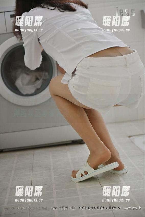 IESS异思趣向-婉萍 IESS异思趣向 - 点缀在裙摆的畅想,婉萍图集正等着下载,快来趁热打铁吧!