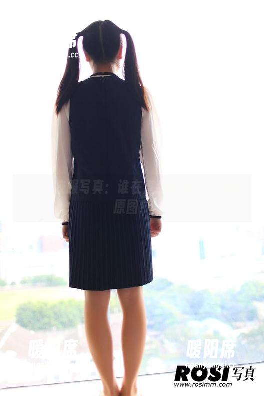 ROSI ROSI校服写真:谁在查我的作业?快看原图!