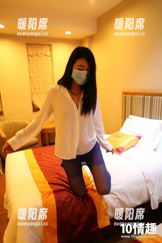 美图里藏着的黑色蕾丝，ROSI真会玩！顺便顺手下载一波。