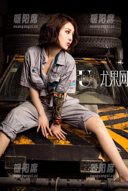 UGirls尤果网-霓梓心 UGirls尤果网 - 霓梓心职业装套图:高冷与撩人,本该是许多人的白日梦吧