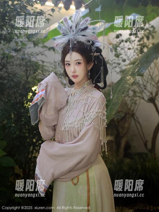 Xiuren秀人网 - 壁纸时间：林文文在海边，只差一只沙滩鞋了