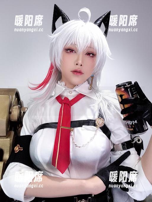 在aqua水淼的泳衣里，发现人生新意义：请问这算是水中的COSBOY吗？