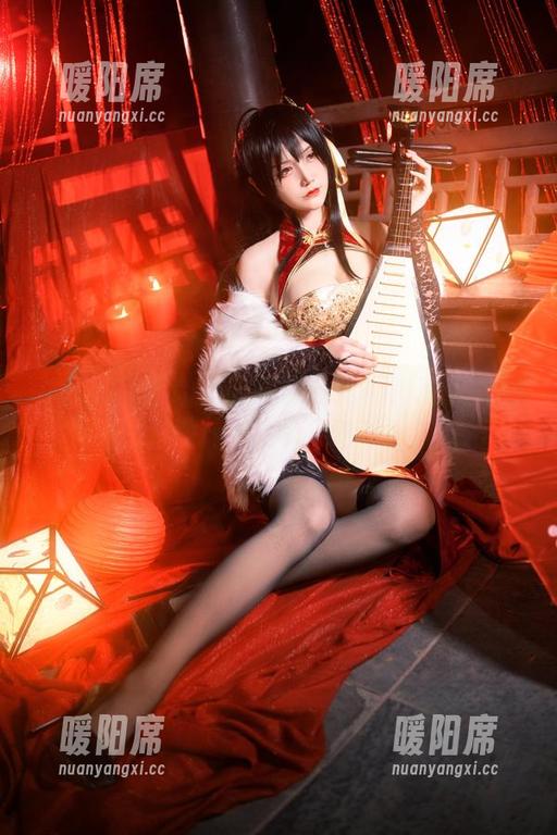 午夜的静谧让我记起了仙九Airi那张美图，没什么逻辑。哈哈！