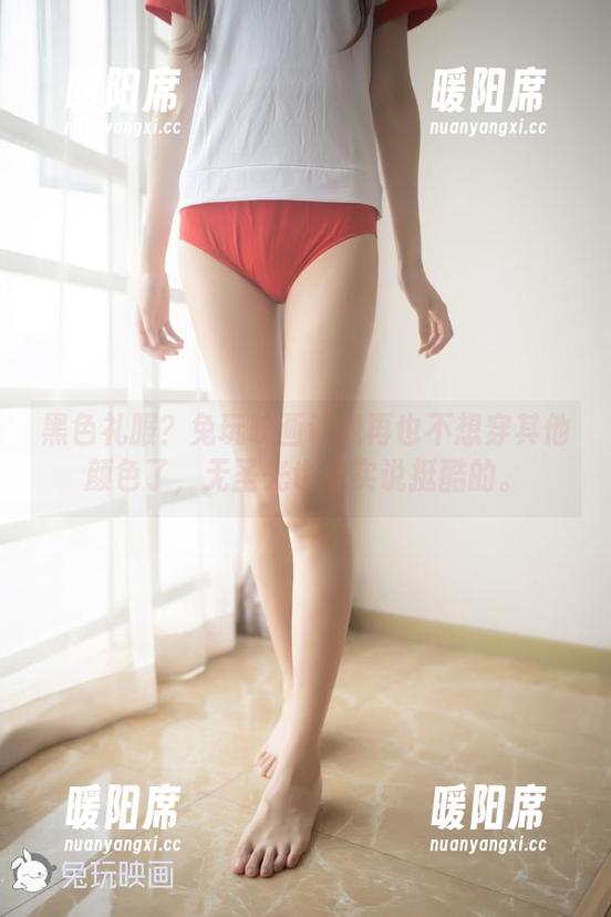 兔玩映画 黑色礼服?兔玩映画让我再也不想穿其他颜色了,无圣光也老实说挺酷的。