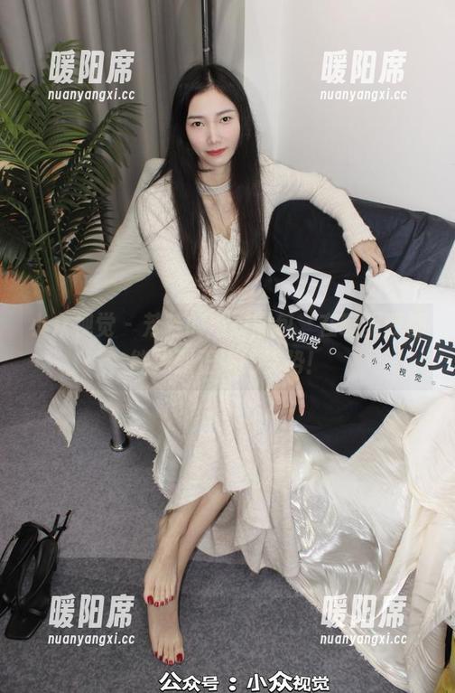 小众视觉 - 芳芳的毛衣图包，在哪里我都能找到正确的姿势！