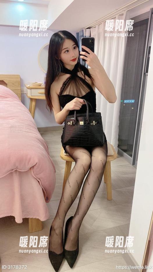 小萌子 微密圈 - 这是高铁上的小萌子,原图完全没有修图!