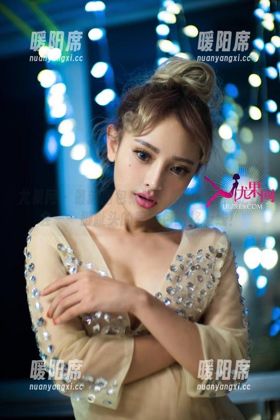 尤果网-周妍希 尤果网 - 最新图包来啦!周妍希的裸足约会——脚趾头的表情包即将上线!