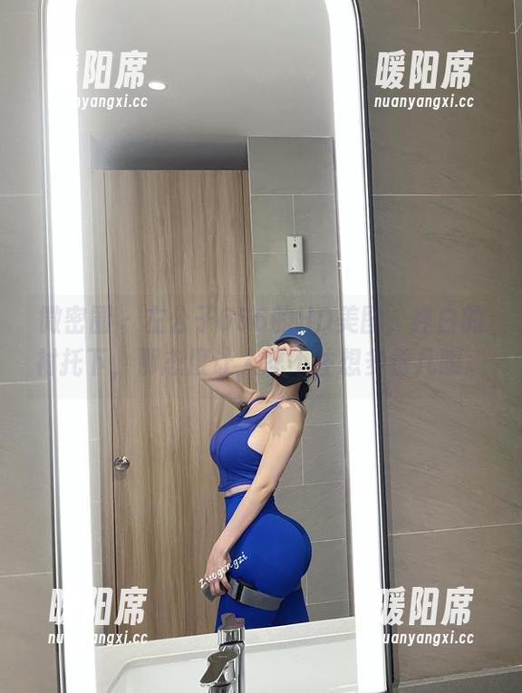 微密圈 - 左公子666的HD美图，纯白的衬托下，那态度让人忍不住想多看几眼。