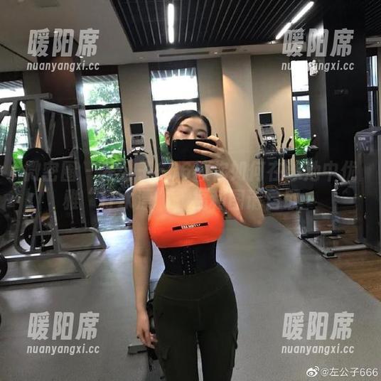 左公子666 微密圈 - 左公子666教你如何在泳池中优雅“打水漂”,福利图请自取~