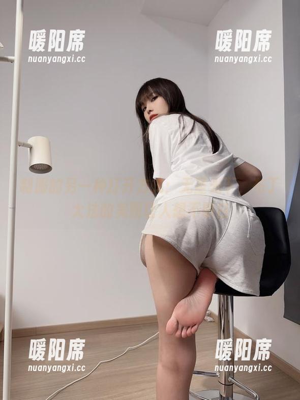 制服的另一种打开方式：无圣光下，布丁大法的美图让人想不明白