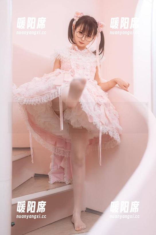 幼水铃衣 更新!幼水铃衣黑色美图,再次引领“我这一辈子都在看美图”。