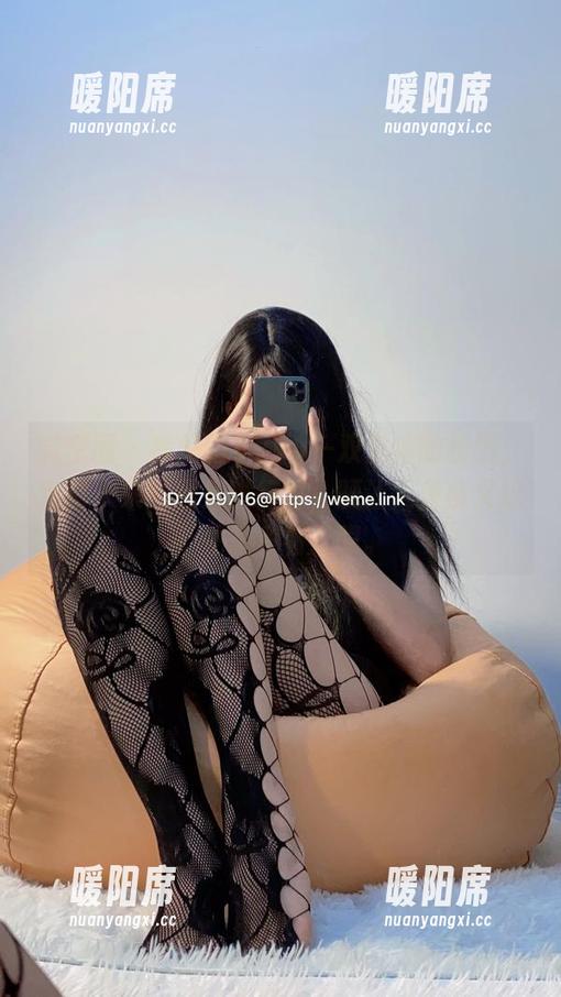 徐绾绾yyyy 微密圈 - 徐绾绾yyyy一双立体的长腿,定制未来的图集进行时,既让人羡慕又忍不住想多看几眼。