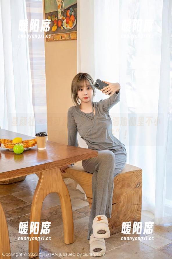 星颜社 - 看可蕊娜怎样在高清瑜伽里不小心变成了“瑜伽包子”！