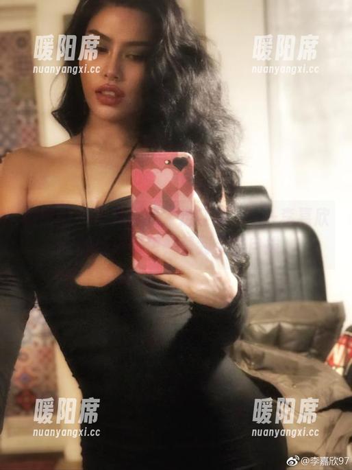 李嘉欣97 微密圈 - 写真界的“走红派”——李嘉欣97的红色图包,爱到无法自拔。