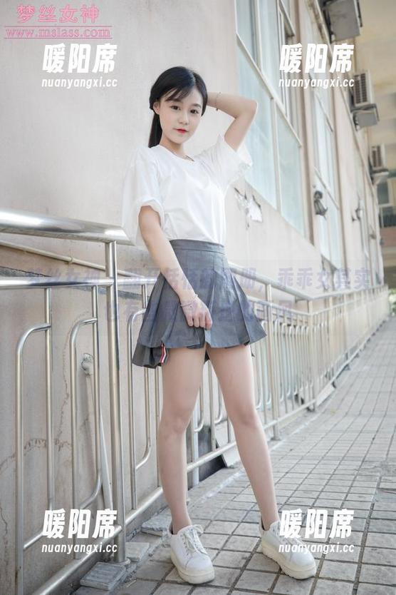 梦丝女神 - 翻开恬恬的图册，乖乖女其实也有些微微叛逆的画风