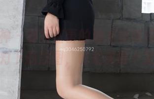 梦丝女神 - 静待芷蕾的油光丝袜搭配,聚光灯下的原图,也是快意十足!