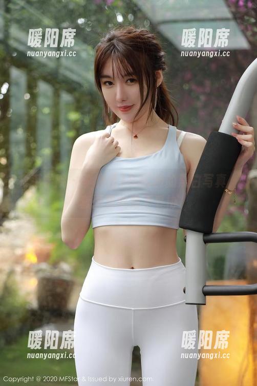 模范学院-李雅柔182CM 模范学院 - 李雅柔182CM的黑白写真,套图里的绝不妥协