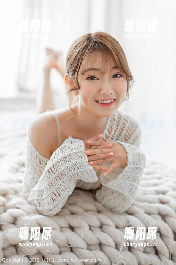 爱蜜社 - 酥小白水手服摆姿势，原图就像不小心翻出来的老相册！