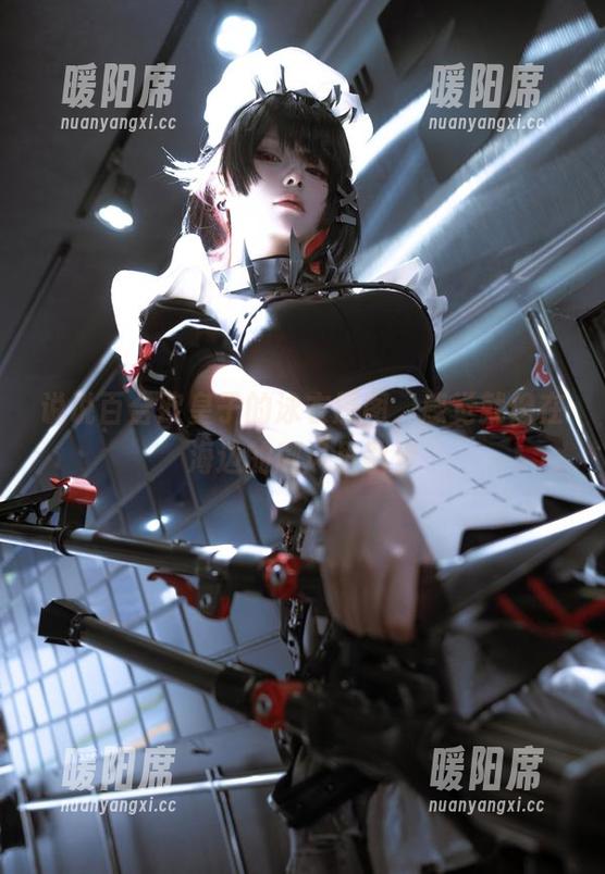 百合欧皇子 说说百合欧皇子的泳衣原图,感觉就像在海边的微风里散步