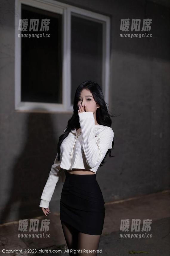 秀人网 - 周于希Sally的天台无圣光合集：这次连光线都不敢多看！