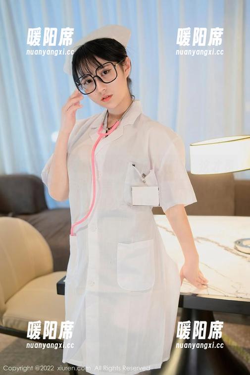 秀人网 - 来瞧瞧幼幼的短裤精选！这才是真正的“未对称美”——一条裤子就能引发那么多思考。