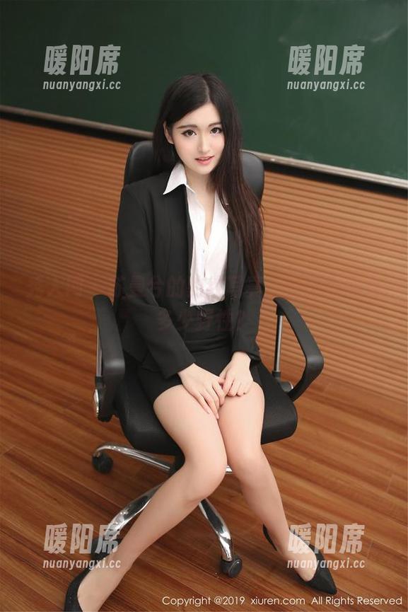 秀人网 - 苏曼兮的豹纹写真，原图里藏着多少野性？