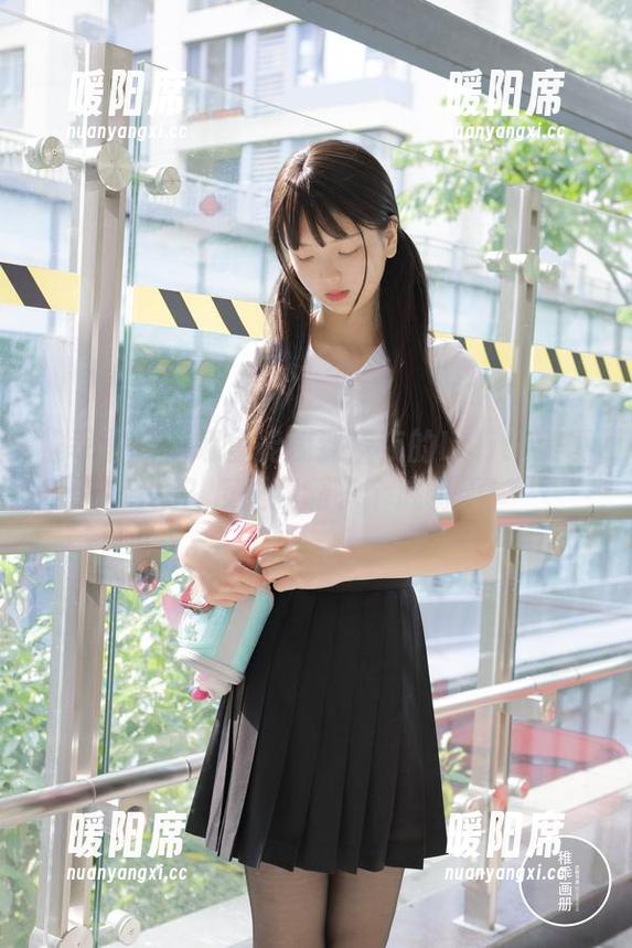 稚乖画册 - 哪里能找到夜夜的Lolita美图合集？反正我翻了个底朝天！