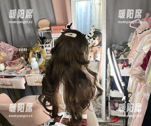 点评图集，芊川一笑MNK的花嫁造型，优雅中难免一丝搞笑。