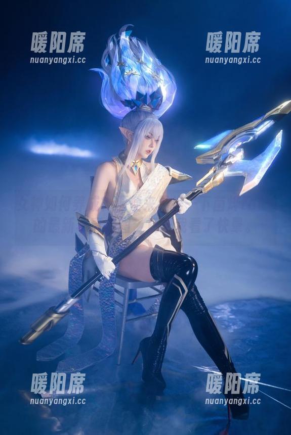 菌烨tako 女神如何养成?顺便来显摆一下菌烨tako的最新写真套图,反正我看了快晕。