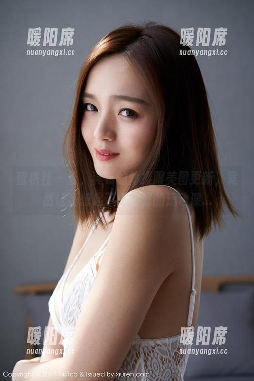 蜜桃社 - 看，真希的体操服美图更新，竟然让我想起了小时候的运动课...
