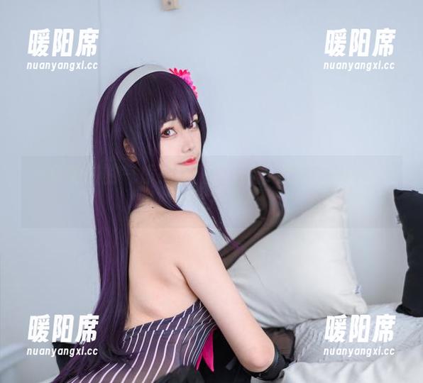 蜜汁猫裘 一身懒懒的气质!快把蜜汁猫裘的居家套图下载了!