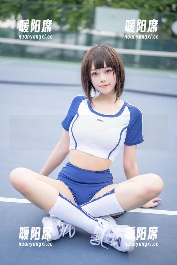 私房里的“蜜汁猫裘”，这皮衣舞娘似乎不只是一件衣服而已。