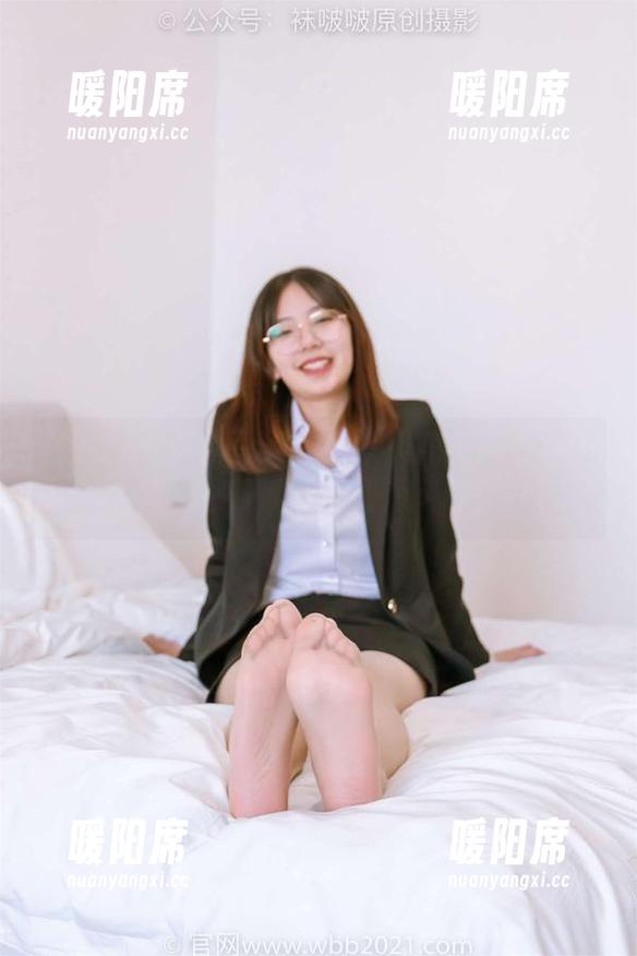 袜啵啵-小甜豆 袜啵啵 - 小甜豆给你带来贝壳头高清写真,咬一口就能想到海风味!