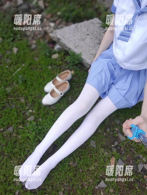 西尔酱的白丝cos，果然是让人眼前一亮的美好啊