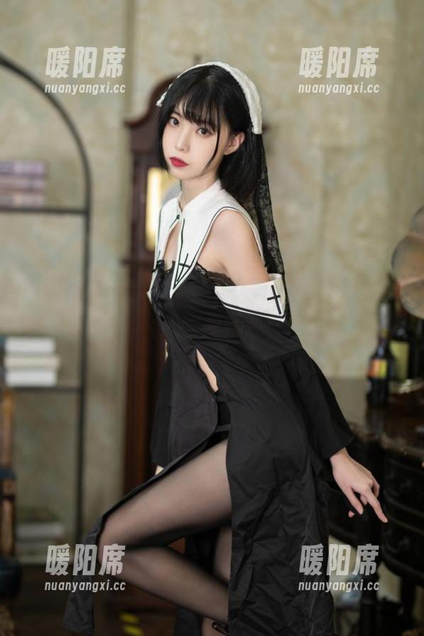 最新黑丝系列上线！许岚LAN化身冷艳女神，来瞧瞧吧！