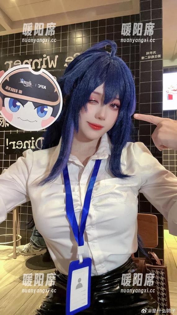 阿九从不咕咕 来看阿九从不咕咕的灰丝私拍,期待和意外齐飞的画面