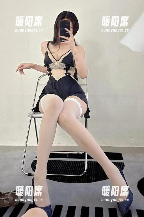 陈佩奇 微密圈 - 懒散气息的连衣裙,细节满满的陈佩奇私房画像