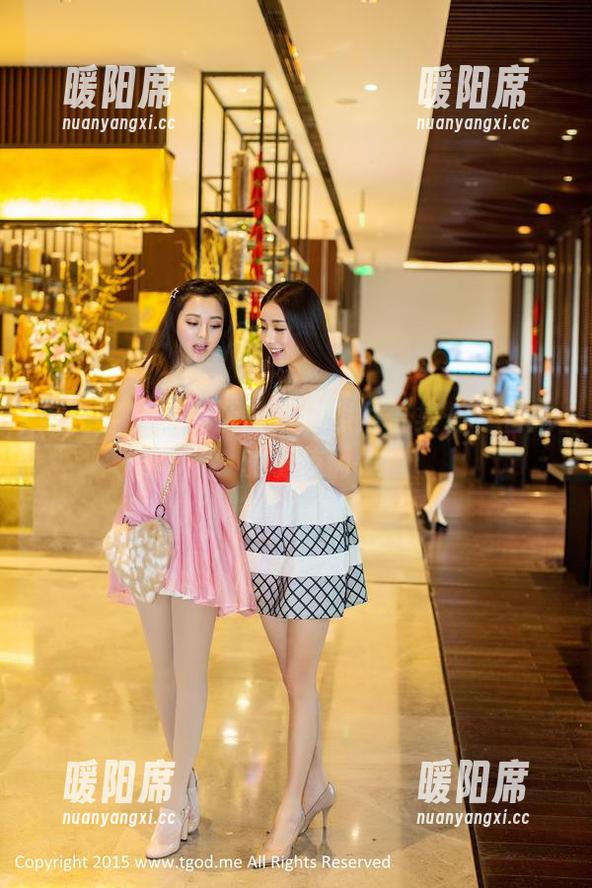 青豆客-妮小妖 青豆客 - 妮小妖的海边照片合集——看她的小伎俩