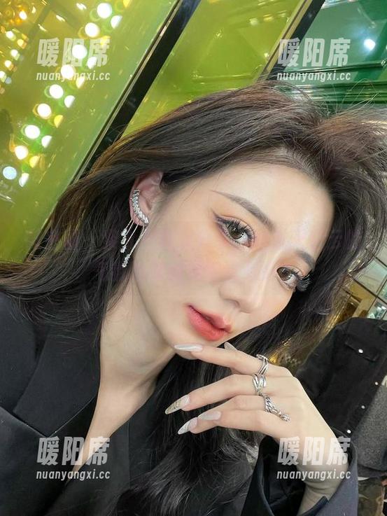黎允熙 微密圈 - 黎允熙裸足分享,咋蓝天白云的气氛啥时候变得这么好?